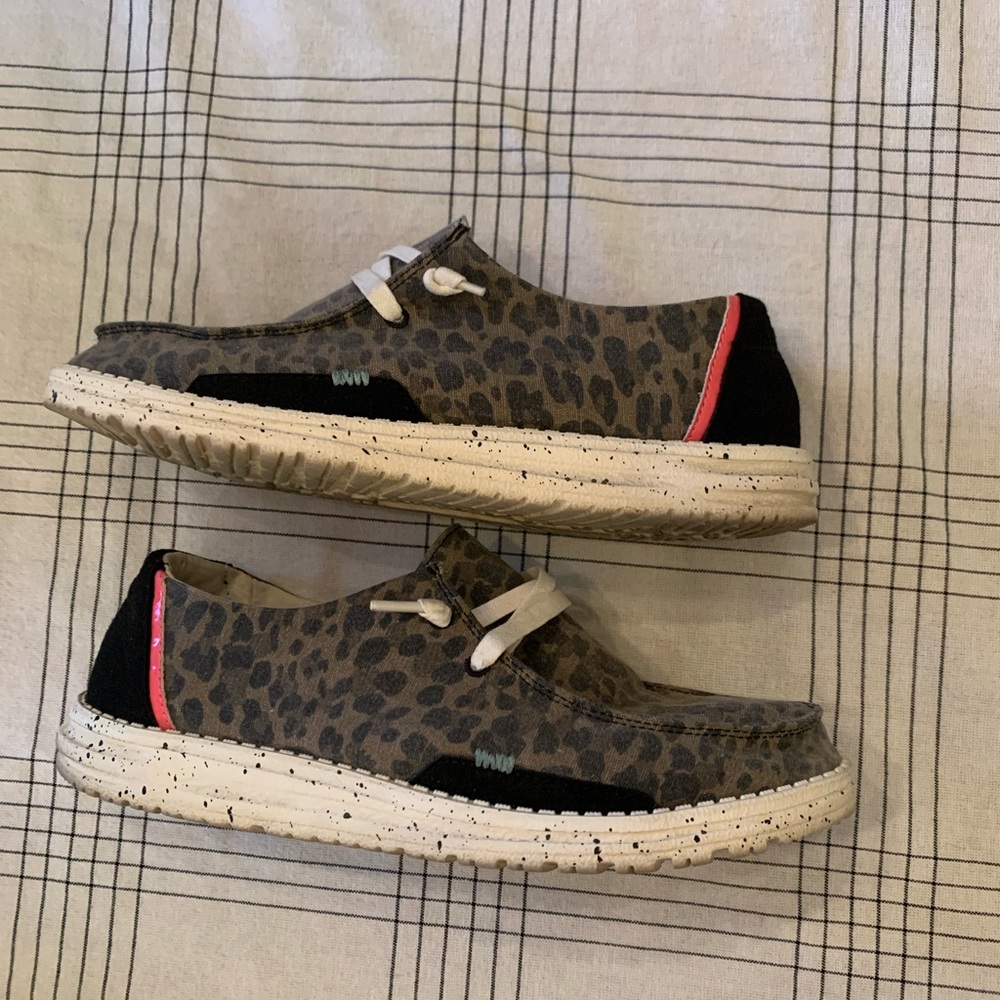 Hey dude Wendy cheetah print